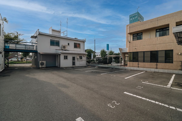 株式会社CraftSolutionの社屋隣接の駐車場