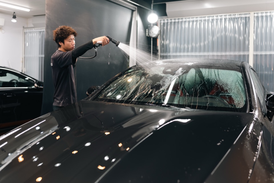 カーコーティング施工の様子